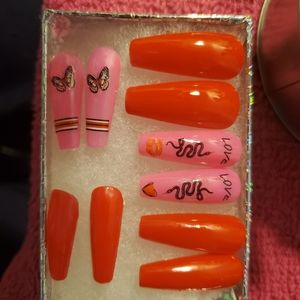 Valentines/Gucci press on nails
